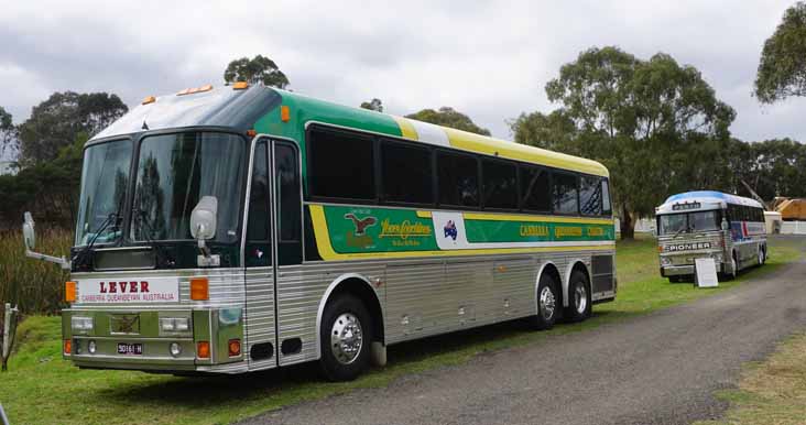 Lever Coachlines Eagle 402